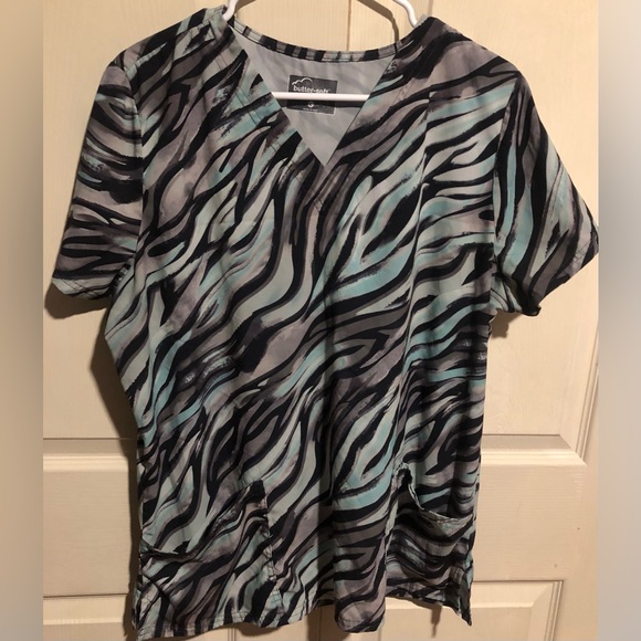 Butter-Soft Stretch zebra print women’s scrub top size large - Picture 1 of 7